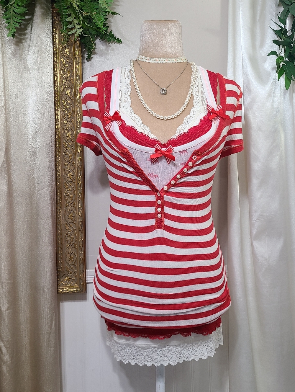 ♡ Y2K ♡ Abercrombie Red & White Striped Henley Short Sleeve Top